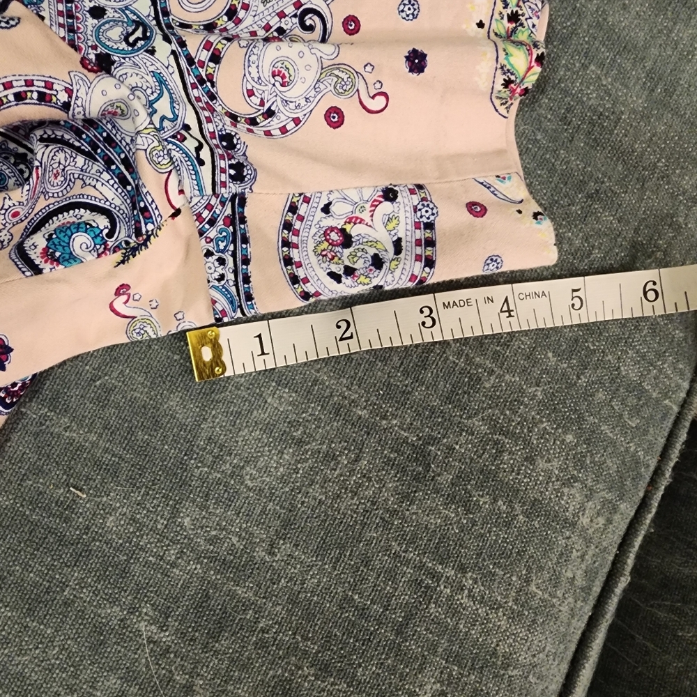 Express Shorts - Picture 2 of 6